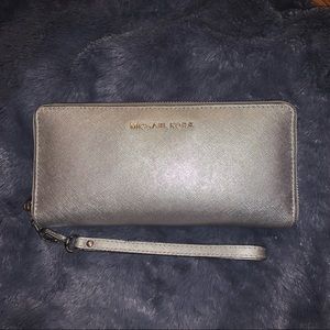 Michael Kors Wallet - Silver